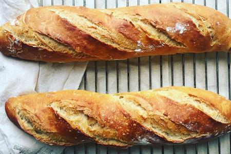 En güzel sandviçlerin adresi: Ekşi mayalı Fransız baget ekmeği