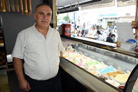 Semerciliği bıraktı, dondurmacı oldu... Günde 15 ton üretim yapıyor