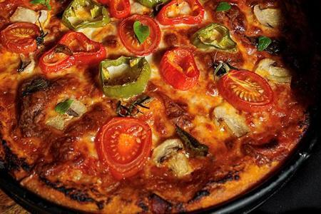 İki İtalyan lezzetinin tek tarifte buluşması: Focaccia Pizza