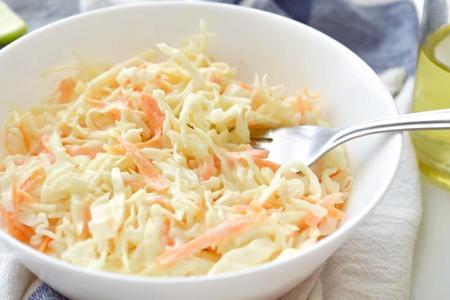 Coleslaw tarifi ve malzemeleri: Coleslaw (Lahana salatası) nasıl yapılır, içinde neler var?