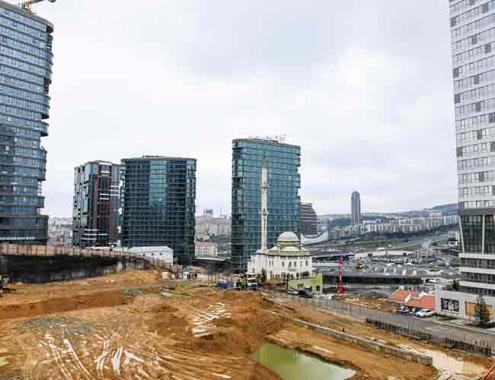 Victims of urban transformation protest construction still unfinished in Istanbul’s Fikirtepe