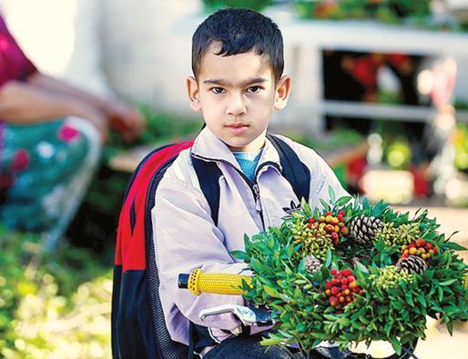 Christmas wreaths made by housewives exported to over 20 countries