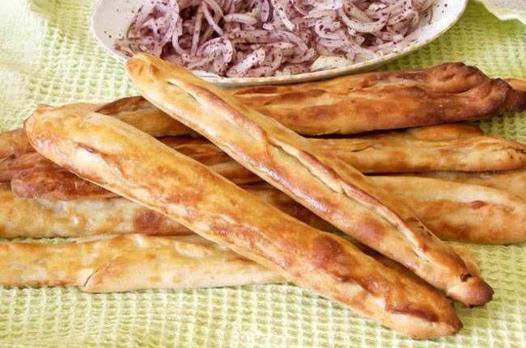 Kıymalı kapalı pide tarifi