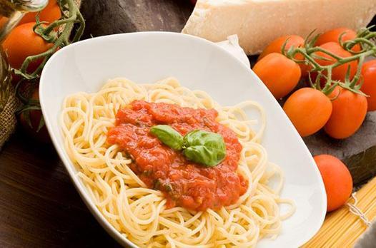 Domates soslu spagetti tarifi