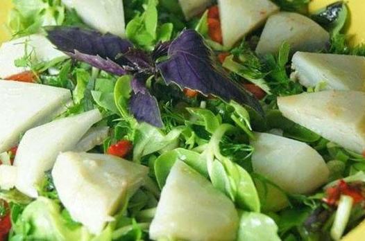 Enginarlı göbek salata tarifi