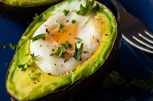 Avokado içinde yumurta tarifi