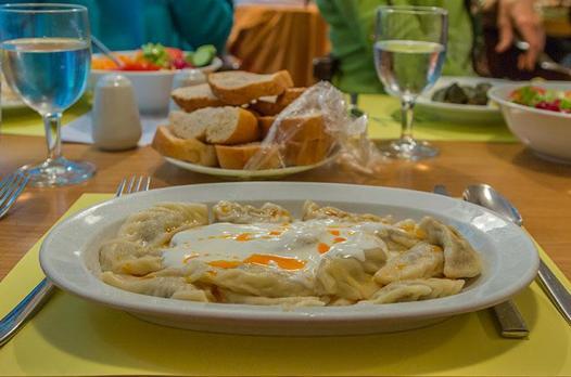 Cevizli ve yoğurtlu Sinop mantısı tarifi