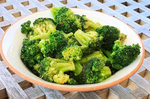 Limonlu brokoli salatası tarifi