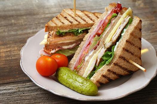 Club sandwich (Kulüp sandviç) tarifi