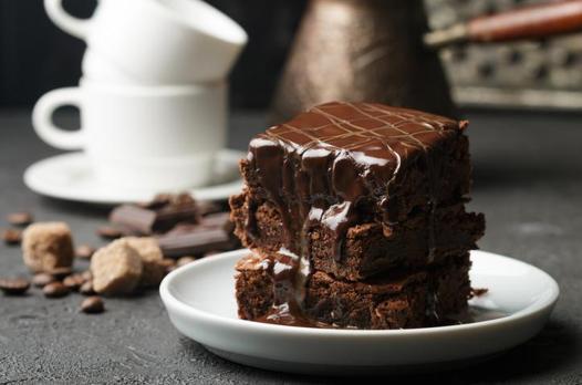 BROWNİ TARİFİ (Böyle akışkanlık görülmedi!) Evde brownie (ıslak kek) tarifi... Yiyenler tarifi için sıraya girecek!