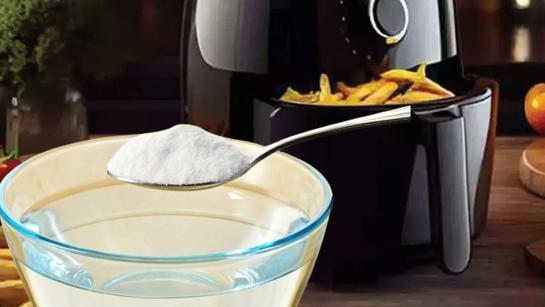 Airfryer'da kurumuş yağ lekesini kalıp gibi çıkartıyor! Sadece bir kaşık yeterli... Kokudan, kirden eser kalmıyor