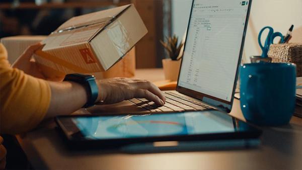 İnternet alışverişinde yeni dönem... E-ticarette güvenli alışverişi sağlayacak yönetmelik bugün yürürlüğe giriyor