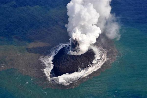 New Japan islet created in volcano eruption - World News