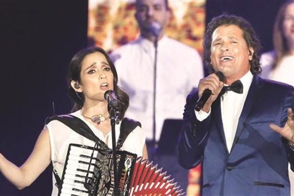 Latin music world honors Roberto Carlos