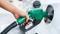 Benzine indirim bekleniyor