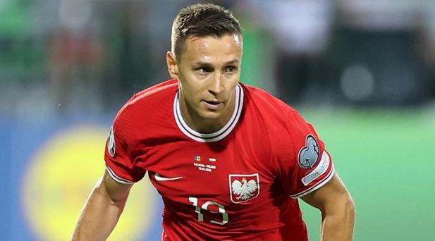 G.SARAY SAĞ BEK TRANSFERİNDE İMZAYA KALDI