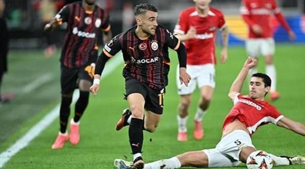 AZ ALKMAAR YENİLMİYOR