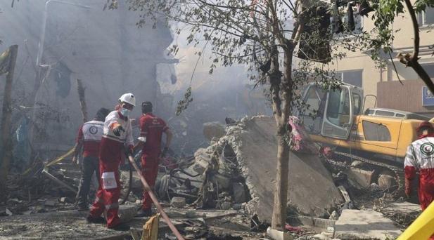 İsrail, İranın batısındaki Mehrabad Havalimanı yakınlarını vurdu