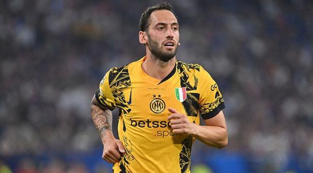 GALATASARAYDAN HAKAN ÇALHANOĞLU HAMLESİ