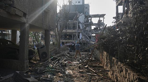 İsrail ve İrandan yeni saldırı açıklamaları peş peşe geldi