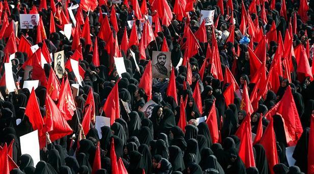 Devrim Muhafızları: İsrail dursa da biz durmayacağız