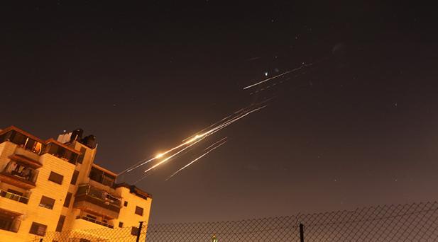 İsrail, İranın füzelerini engellediğini iddia etti