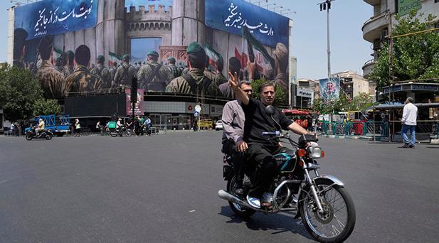 NY Post: Trumpın İrana saldırmakta çekincelerinden biri İranın yeni bir Libya olma olasılığı