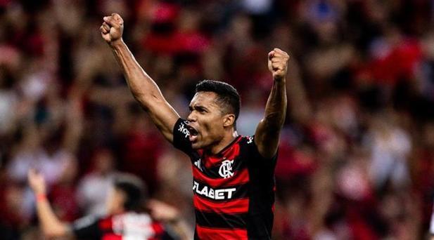 FENERBAHÇE İÇİN ALEX SANDRO İDDİASI