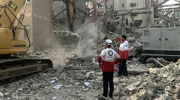 İsrail, İranda hastaneleri vurdu