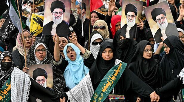 İranda Hamaney nerede tartışması