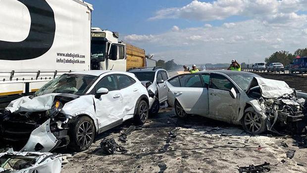TEM'de 'duman' kazası! 12 araç birbirine girdi: 1 ölü, 36 yaralı
