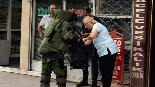 Adana Valiliği karşısında 'şüpheli çanta' paniği