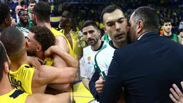 Fenerbahçe - Panathinaikos maçında gerginlik! Ergin Ataman polise şikayet etti | Sloukas ve Wilbekin tartıştı