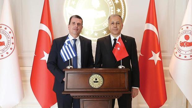 İçişleri Bakanlığı duyurdu... Bakan Yerlikaya, Yunanistan Göç ve İltica Bakanı Kairidis ile görüştü