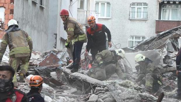 Güngören'de yıkım sırasında 5 katlı bina çöktü
