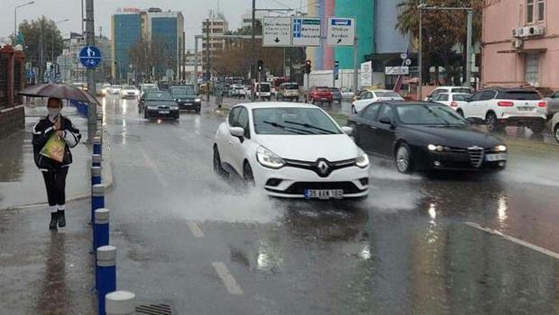 Meteoroloji'den İzmir için kuvvetli sağanak uyarısı: Saat verildi