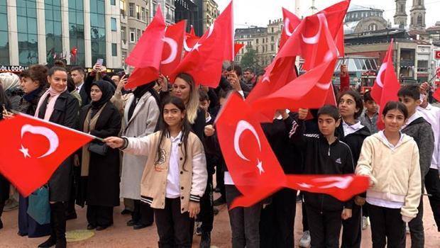 Taksim'de 24 Kasım Öğretmenler Günü için tören