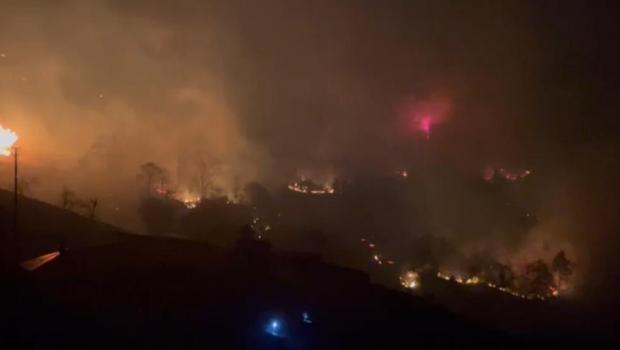 Trabzon'da şiddetli fırtına sonrası 3 ilçede yangın çıktı! 17 evin tahliye ediliyor
