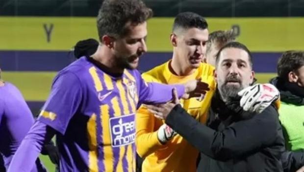 Eyüpspor’da Başkan Özkaya ve futbolculardan Arda Turan'a moral