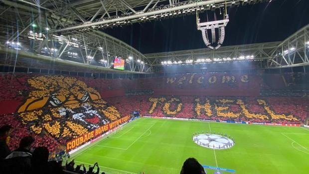 Galatasaray - Manchester United maçında dev koreografi
