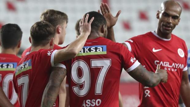 Antalyaspor, Kepezspor'u rahat geçerek turladı