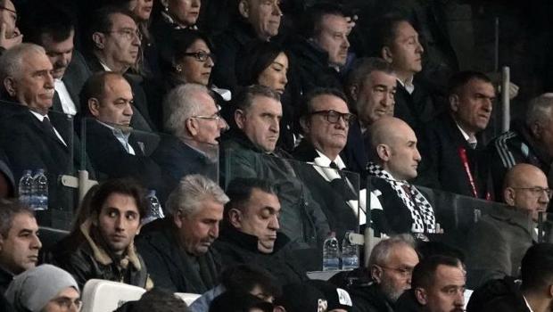 Bakan Bak, Beşiktaş - Fenerbahçe derbisini tribünden takip etti