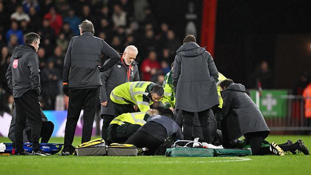 Bournemouth-Luton Town maçında korkutan an! Oyuncu bir anda yere yığıldı, maç durdu