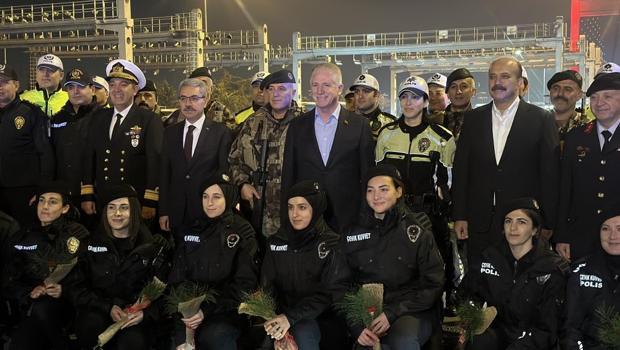 İstanbul Valisi Gül'den denetim yapan polis ekiplerine ziyaret 