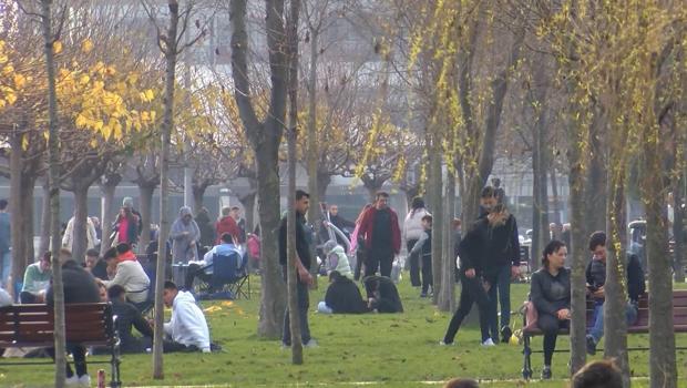 İstanbul'da yılın ilk gününde park ve sahillere akın edildi