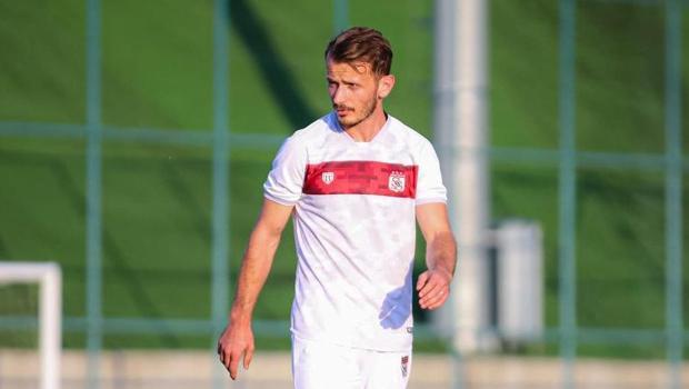 Süper Lig ekibi, Abdulkadir Parmak’ı renklerine bağladı