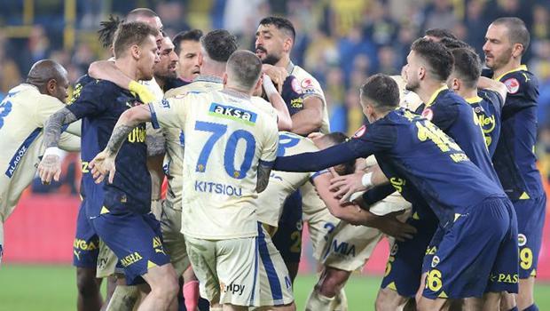 MKE Ankaragücü - Fenerbahçe maçında gerilim! Mert Hakan ve Kazımcan Karataş tartıştı