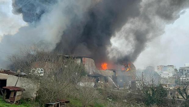 Beykoz'da fabrika yangını: Çok sayıda ekip sevk edildi