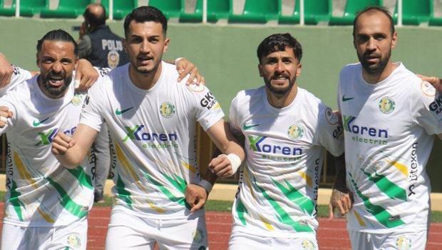 Şanlıurfaspor, Sakaryaspor'u 2-0 yendi! Eyüpspor'un Süper Lig şansı...