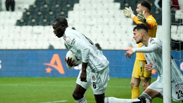 Beşiktaş - Çaykur Rizespor maçından ekranlara yansımayan görüntüler